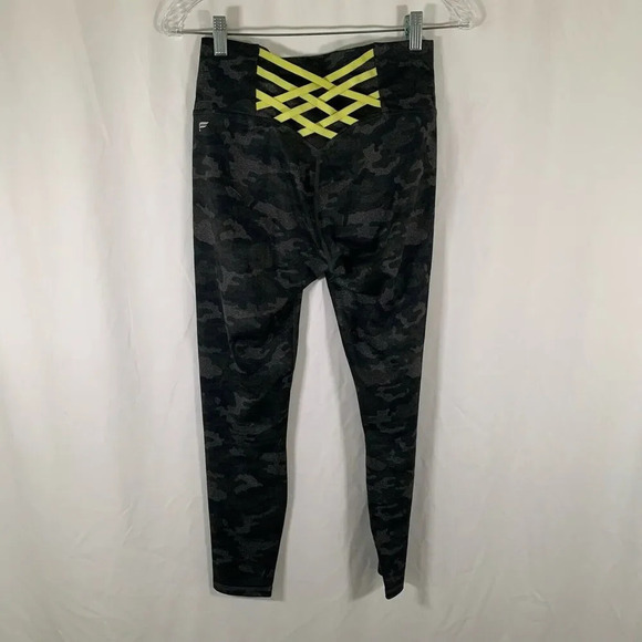 Fabletics Leggings Small Grey Green Camo PowerHold Pull On High Rise - Picture 7 of 10